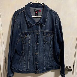 Torrid Women's Plus 4 Denim Jean Jacket Relaxed Fit Button Up Long Sleeve Pocket